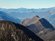 25 Vista verso la Corna Trenta Passi